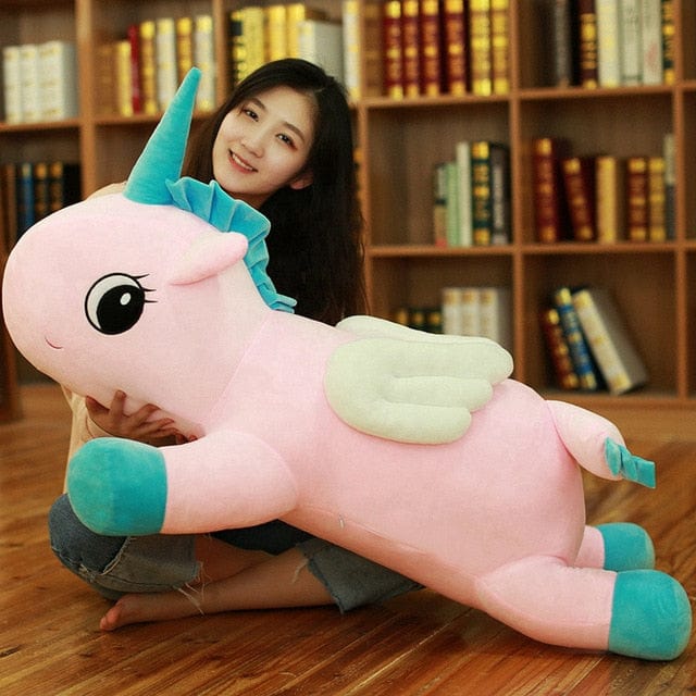 licorne-geante-en-peluche