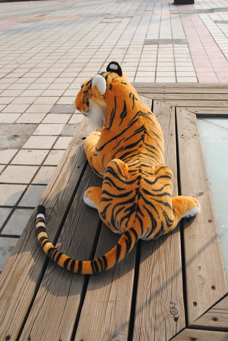 peluche-en-forme-de-tigre